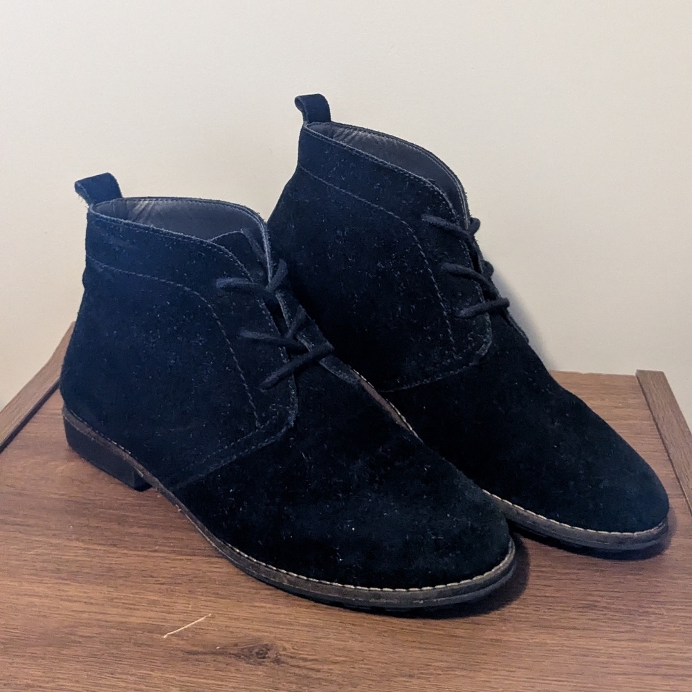 White Mountain Black Suede Ankle Boots